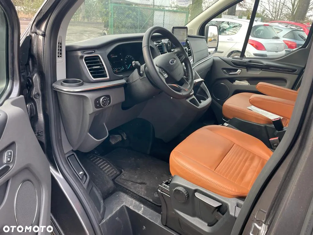 Ford Tourneo Custom - 17