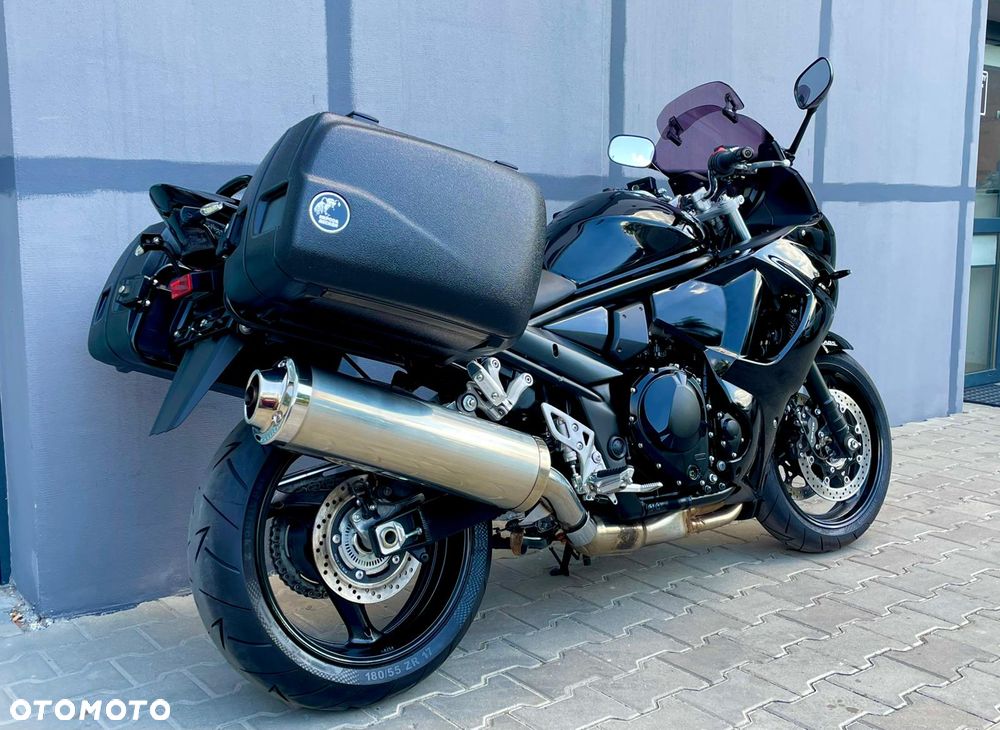 Suzuki GSX - 2
