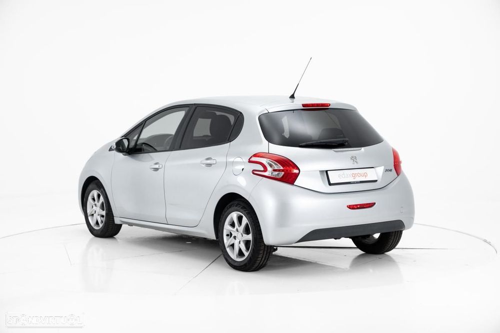 Peugeot 208 - 5