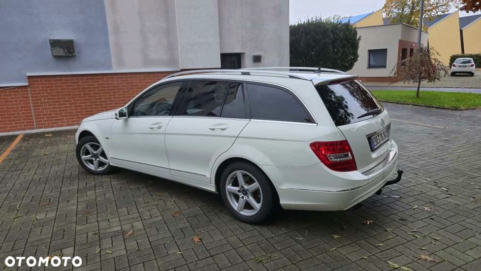 Mercedes-Benz Klasa C 180 CGI BlueEff Avantgarde - 12
