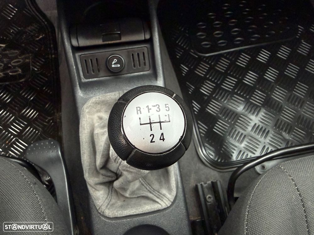 Opel Corsa 1.2 16V Confort - 23