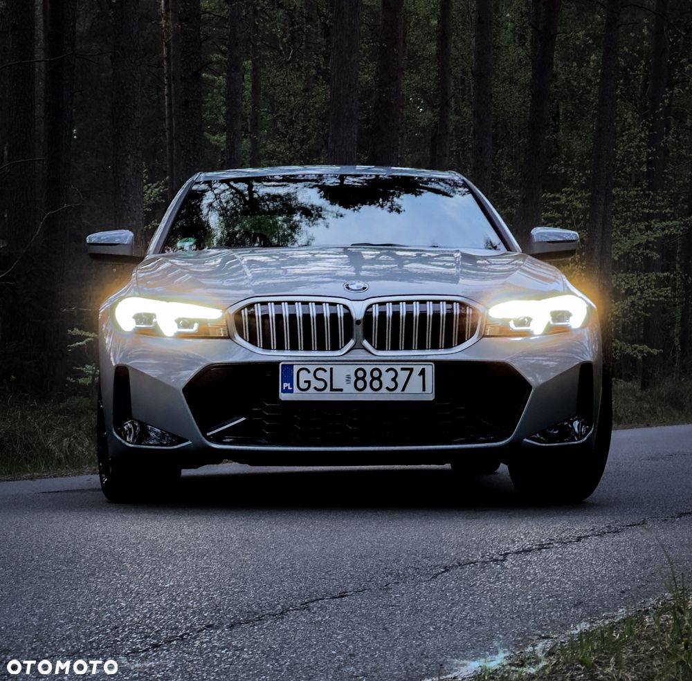BMW Seria 3 330i xDrive M Sport - 2