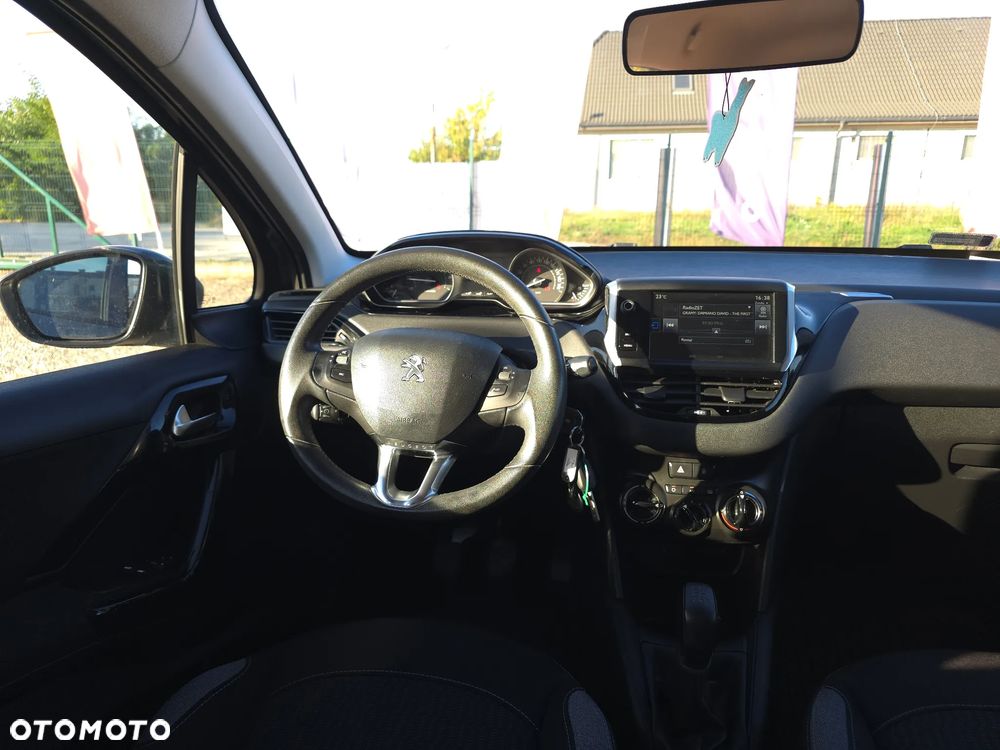 Peugeot 208 1.2 PureTech Style - 32