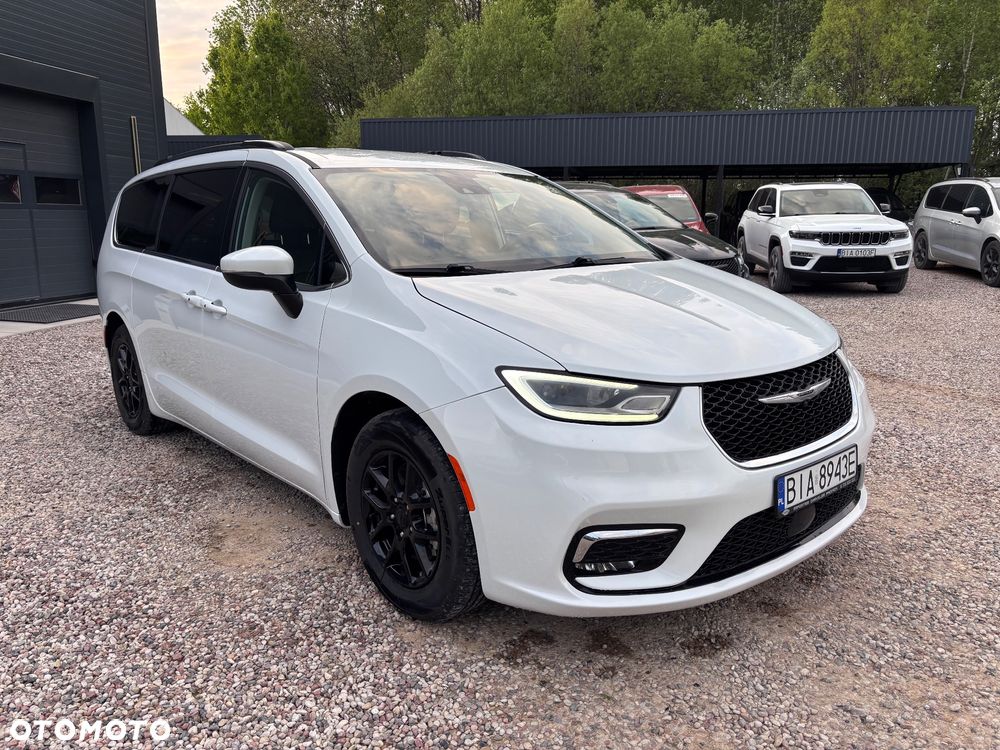 Chrysler Pacifica - 2