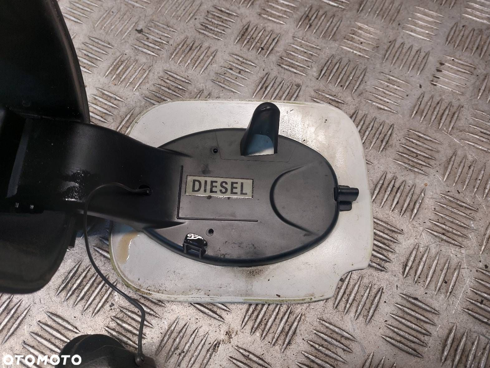 KLAPKA WLEWU PALIWA + KOREK RENAULT CLIO III LIFT OV369 8200383466 - 3