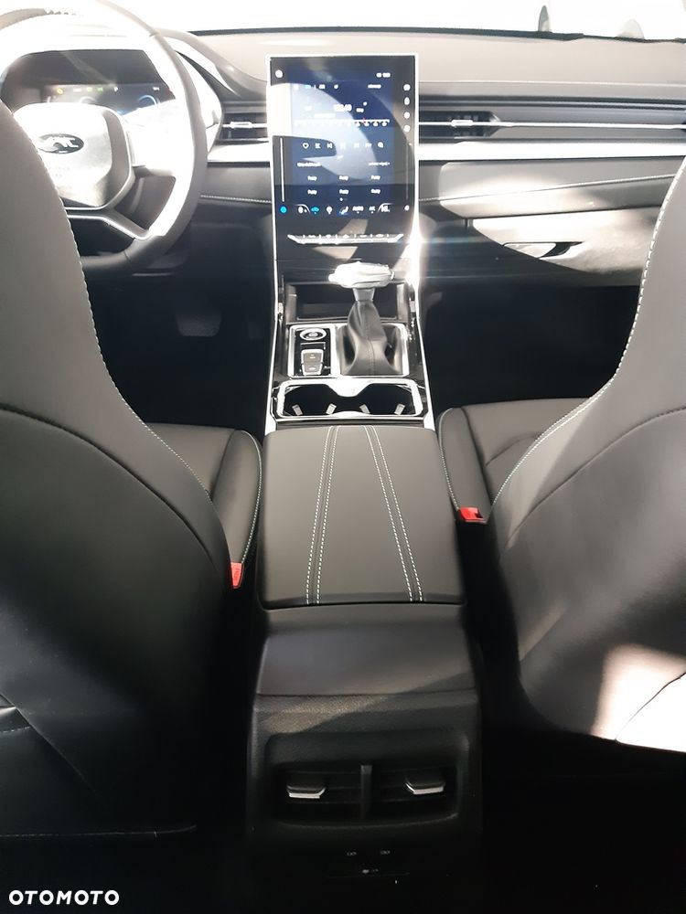 JAC J7 Plus CVT - 21