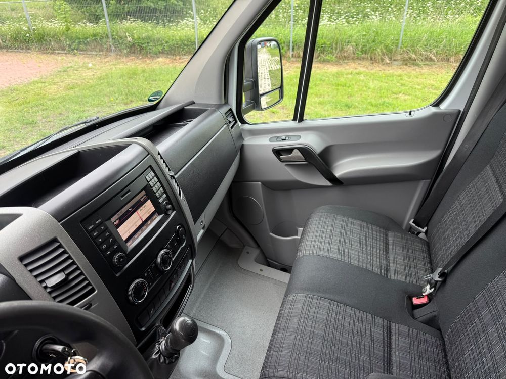 Mercedes-Benz Sprinter - 14