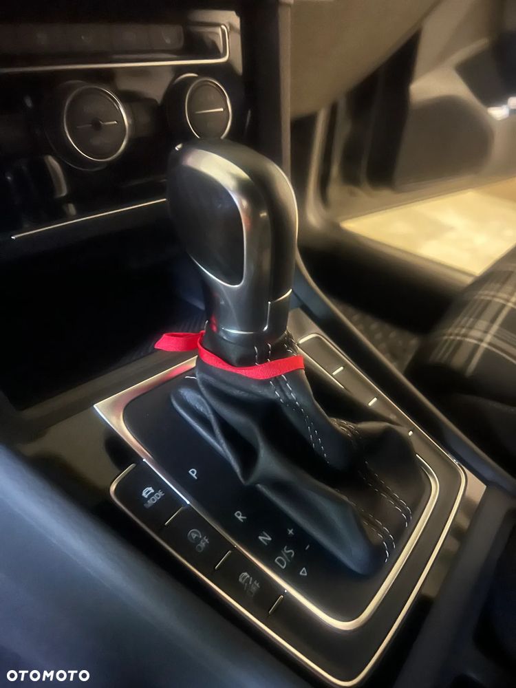 Volkswagen Golf 2.0 TDI BMT GTD DSG - 10