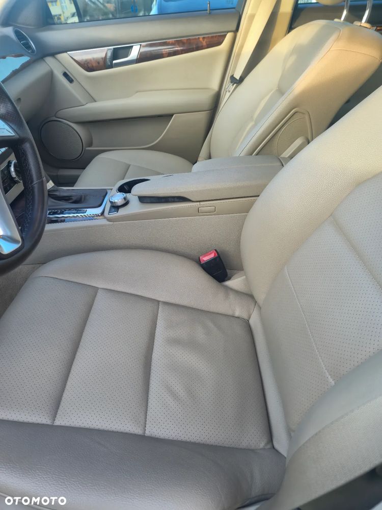 Mercedes-Benz Klasa C 250 (BlueEFFICIENCY) 7G-TRONIC - 14