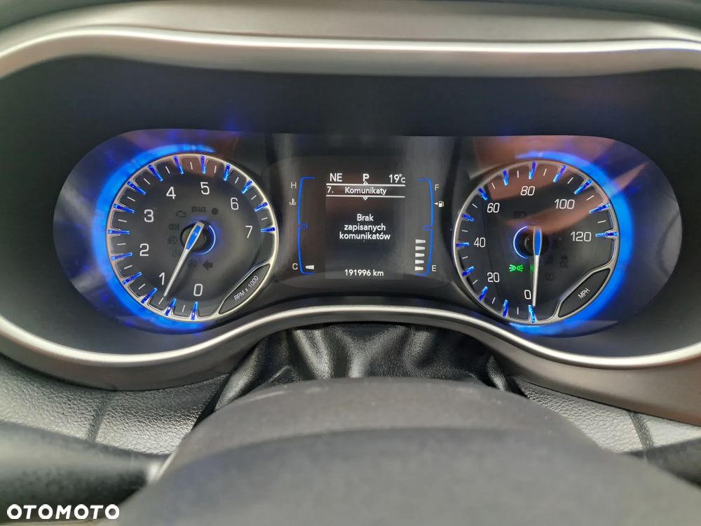 Chrysler Pacifica - 38