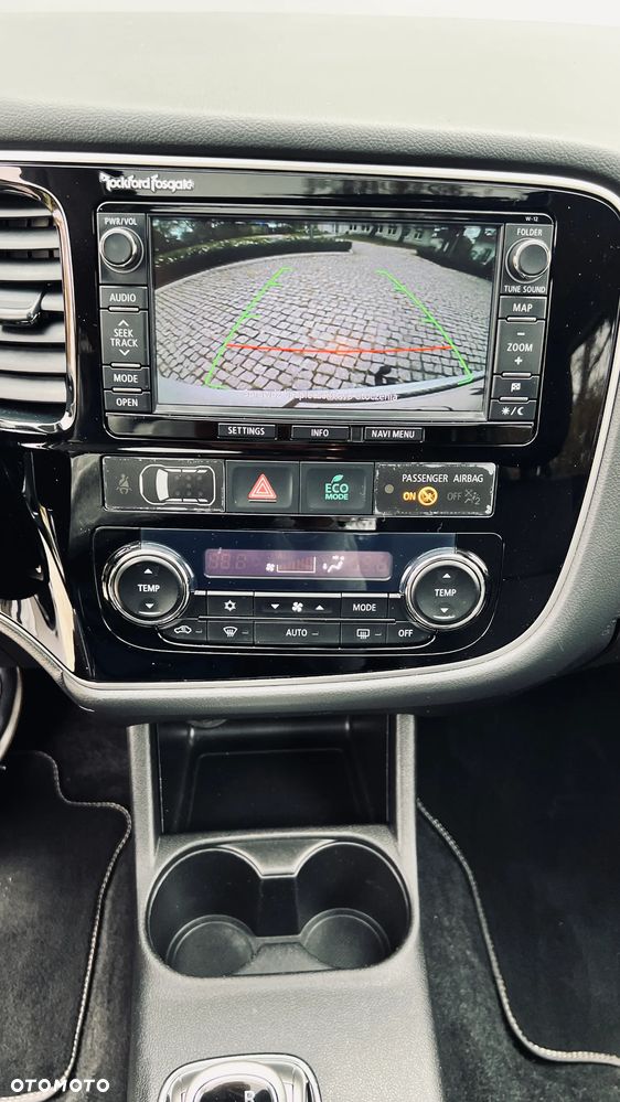 Mitsubishi Outlander - 23