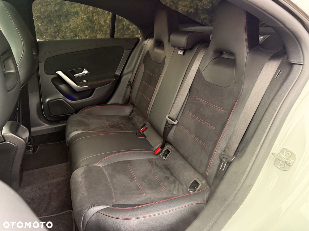 Mercedes-Benz CLA 200 7G-DCT Edition AMG Line - 20