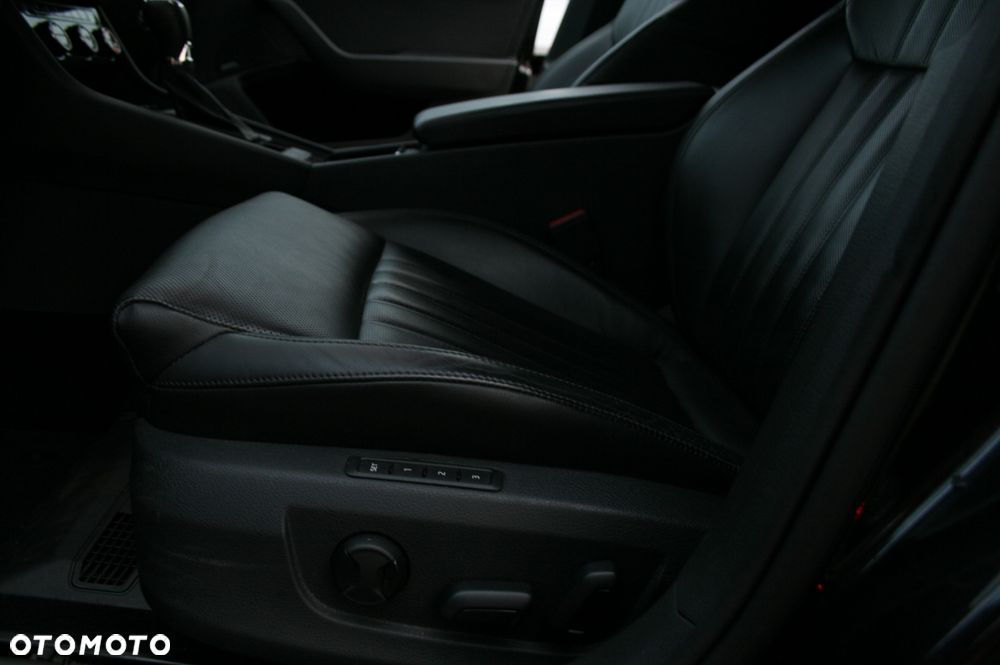 Skoda Superb 2.0 TDI 4x4 L&K DSG - 23