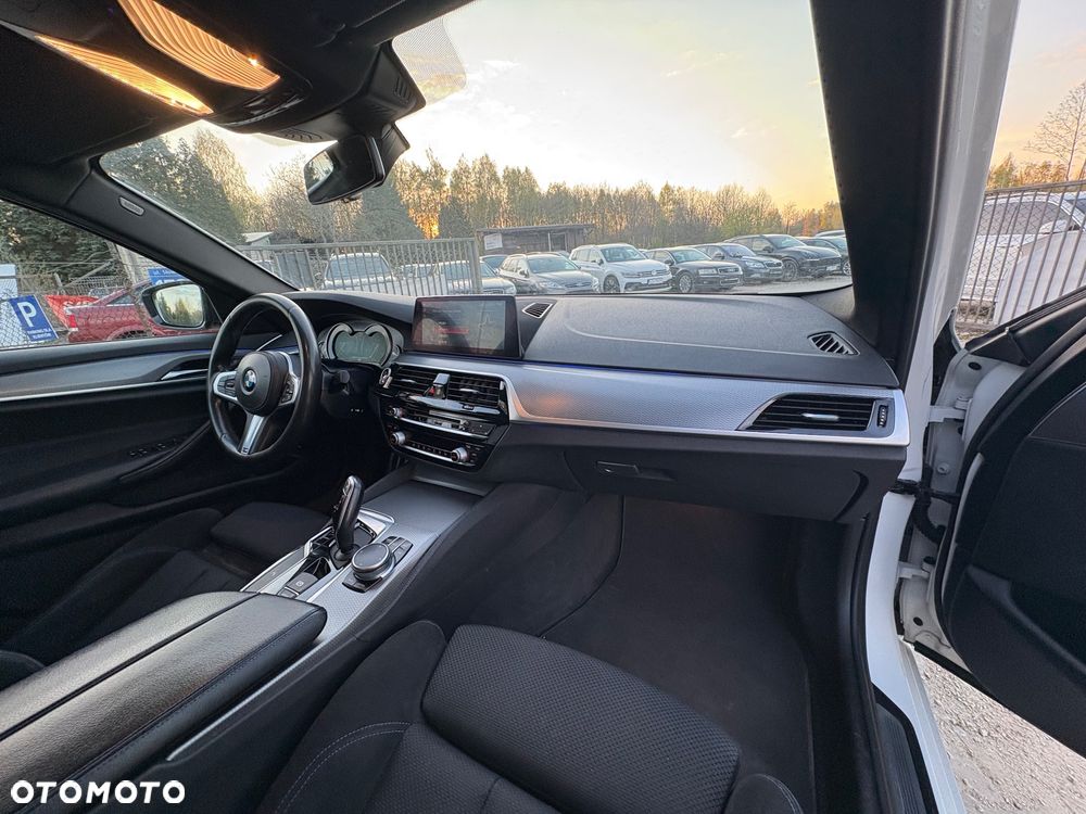 BMW Seria 5 520d M Sport sport - 30