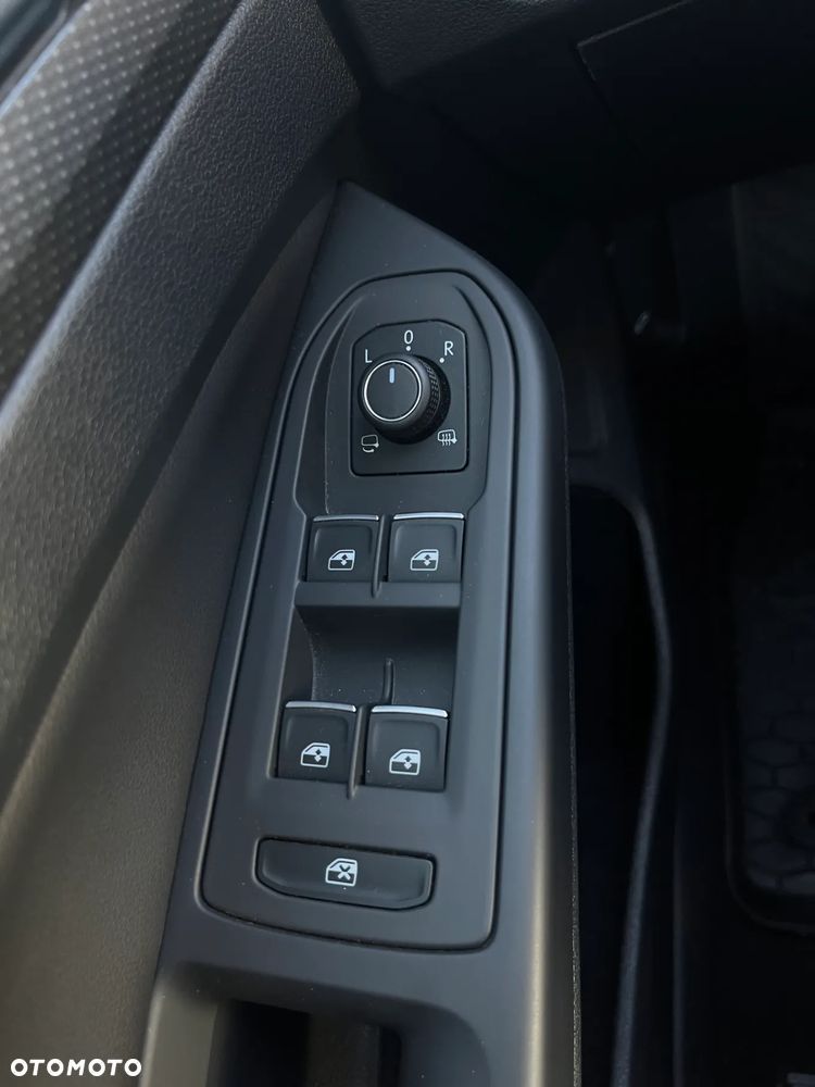 Volkswagen Golf - 24