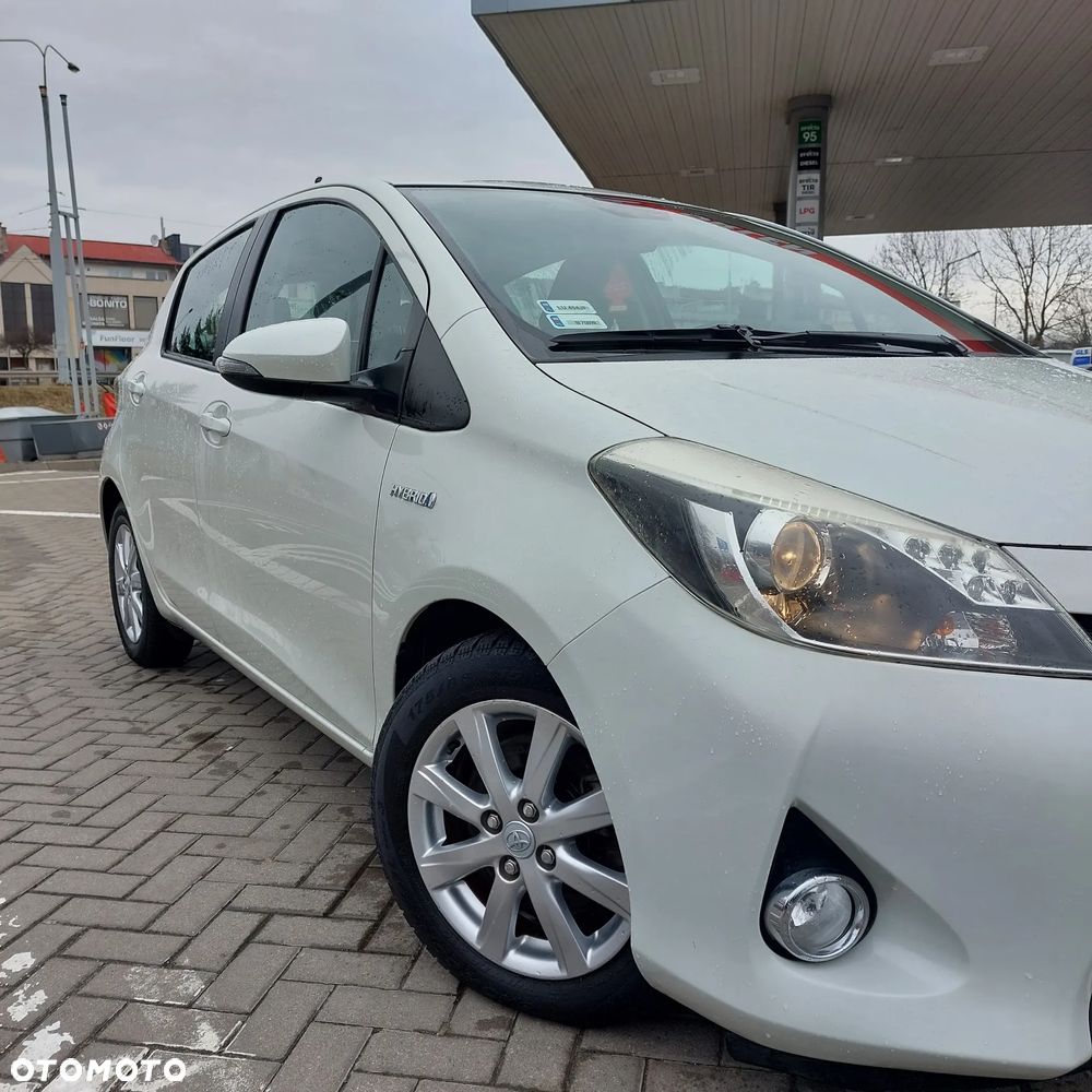 Toyota Yaris Hybrid 100 Life - 5
