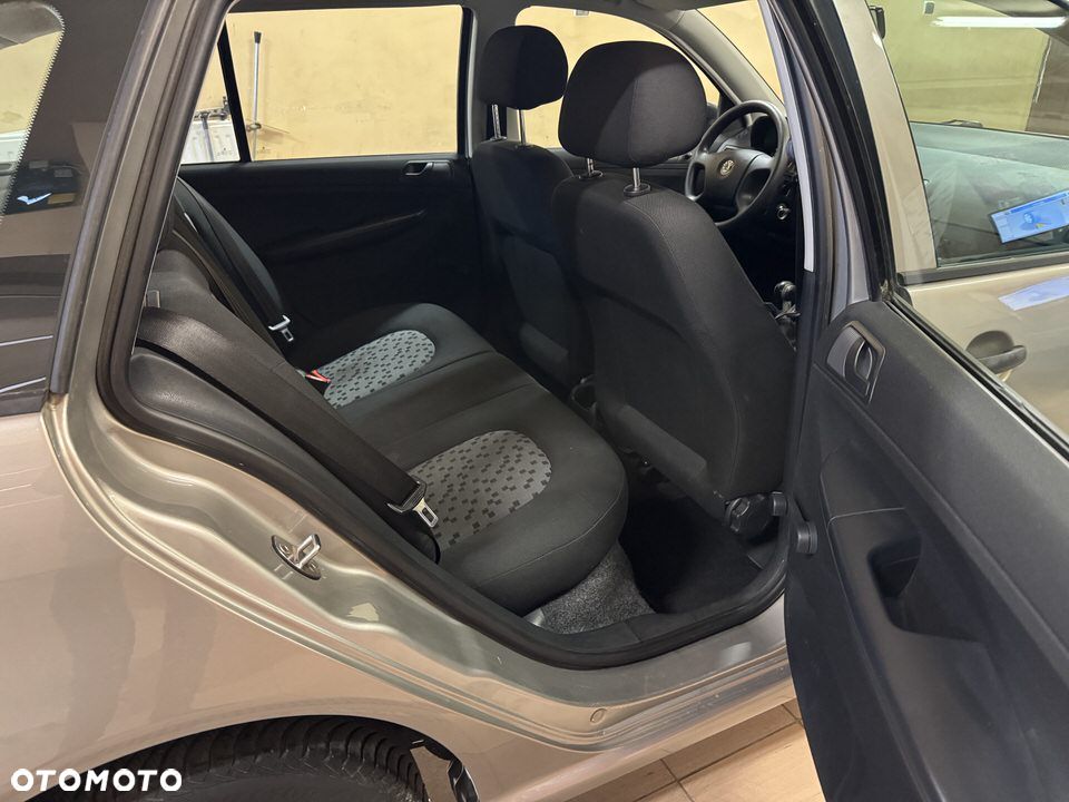 Skoda Fabia 1.4 16V Classic - 10