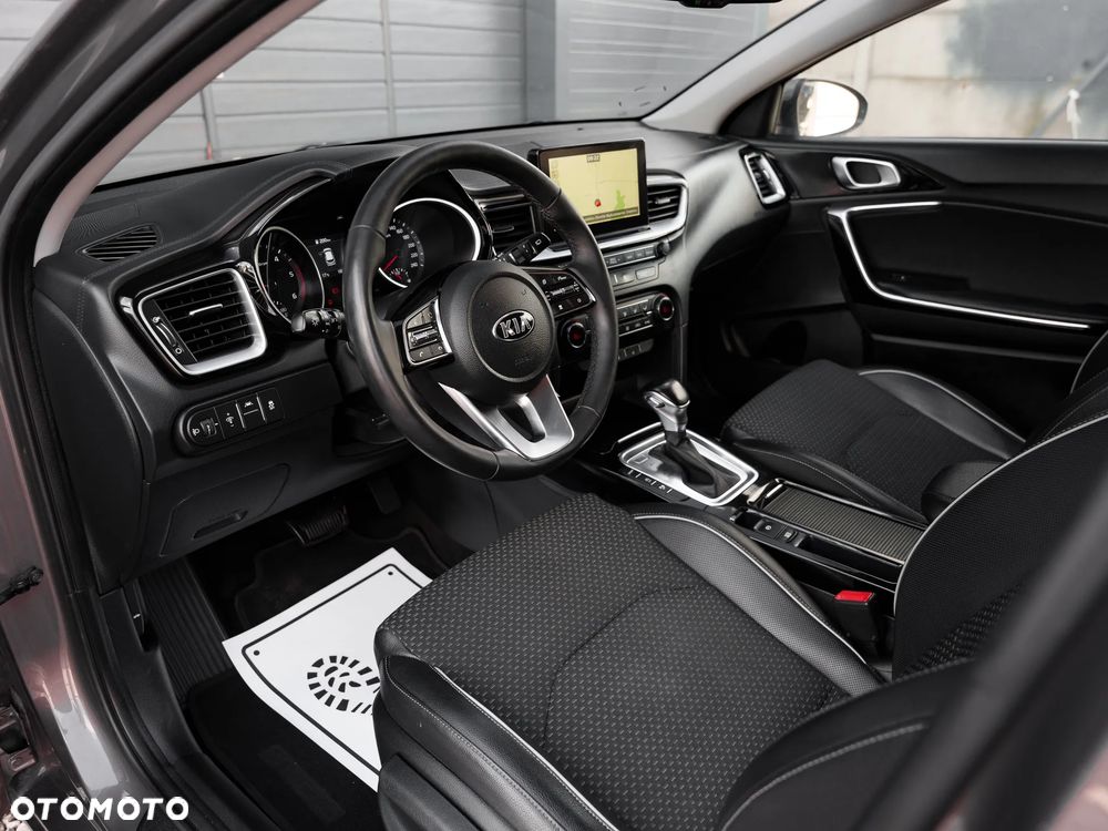 Kia Ceed 1.6 CRDi DCT Platinum Edition - 16