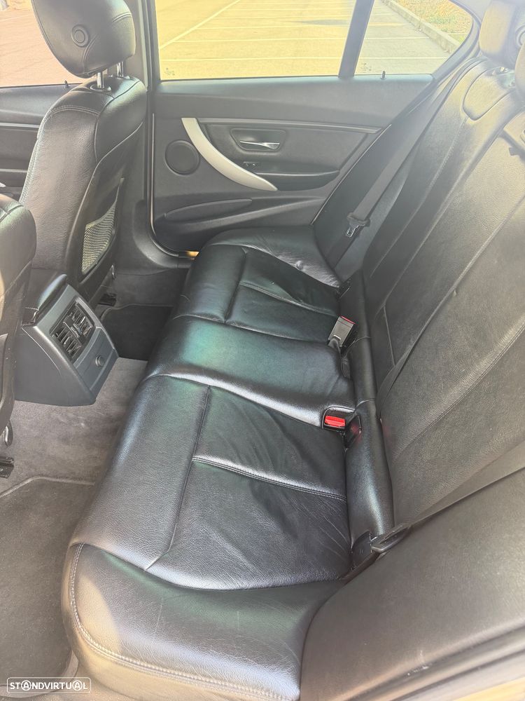 BMW 318 d Auto Pack M - 8