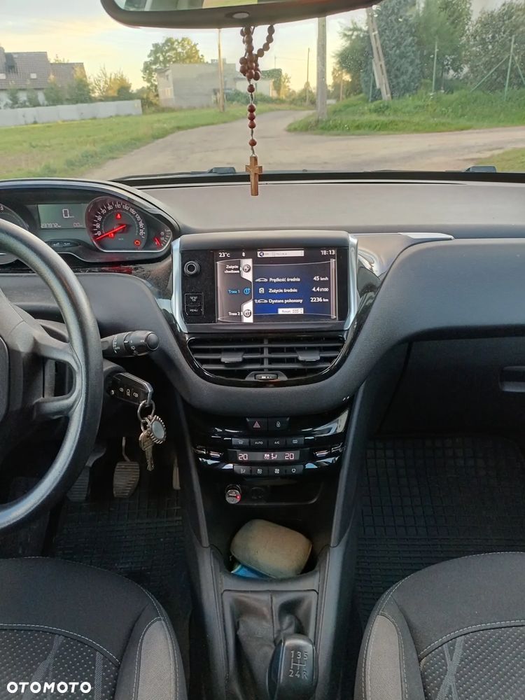 Peugeot 208 - 4