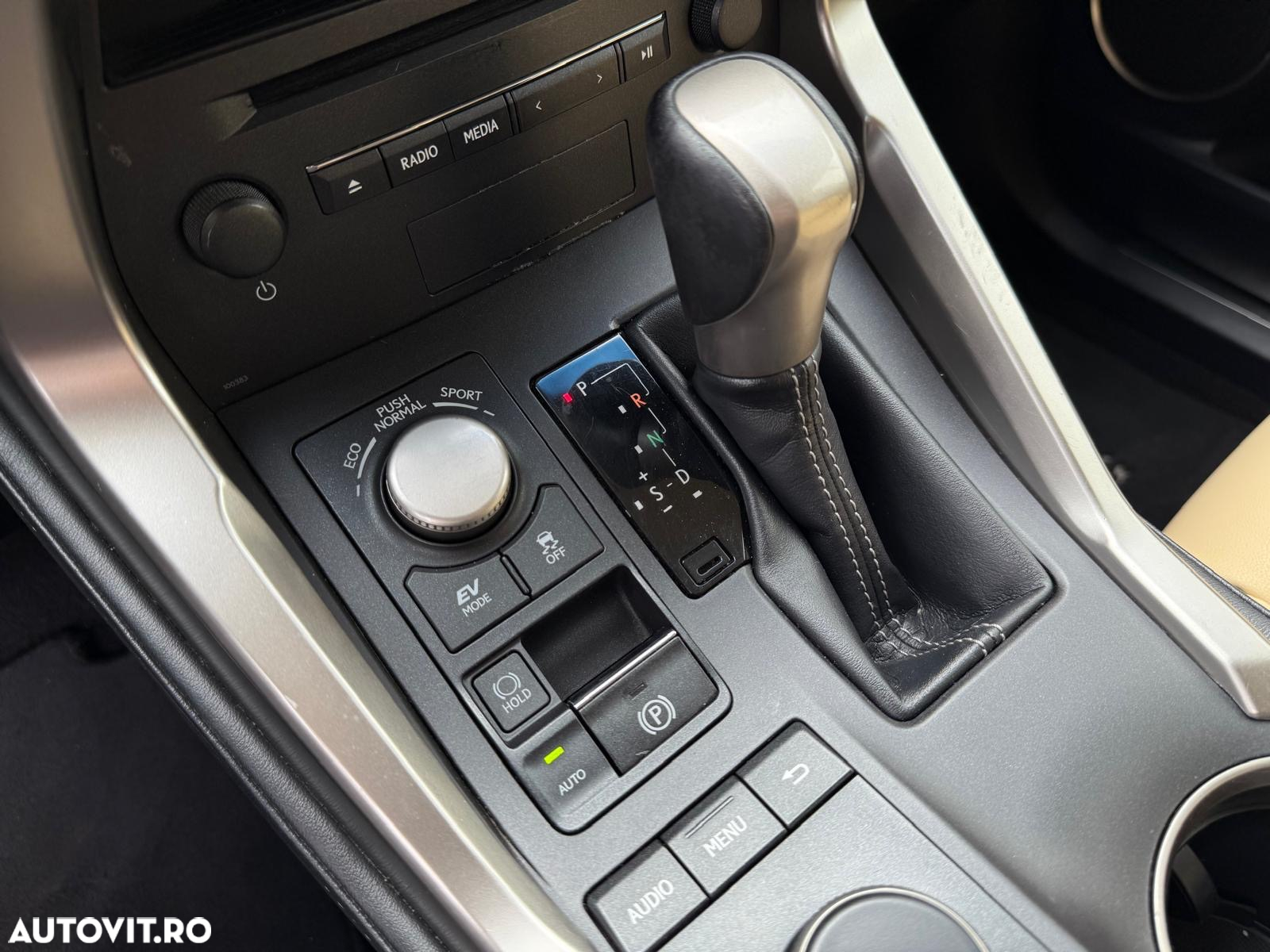 Lexus Seria NX 300h - 20