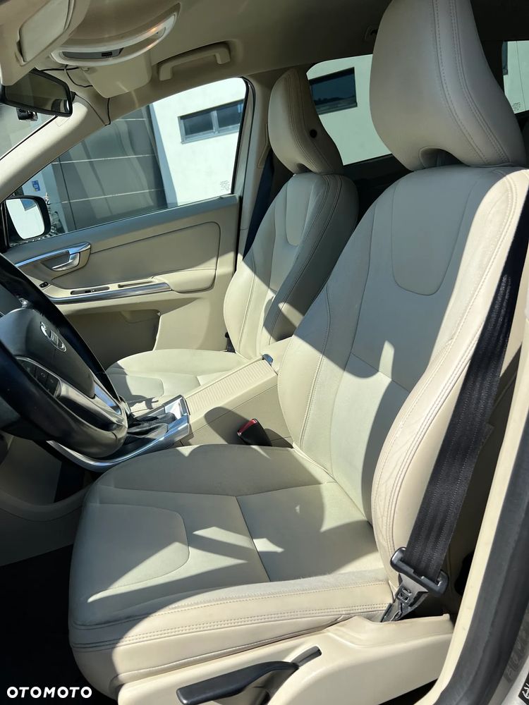 Volvo XC 60 D3 Geartronic Momentum - 22