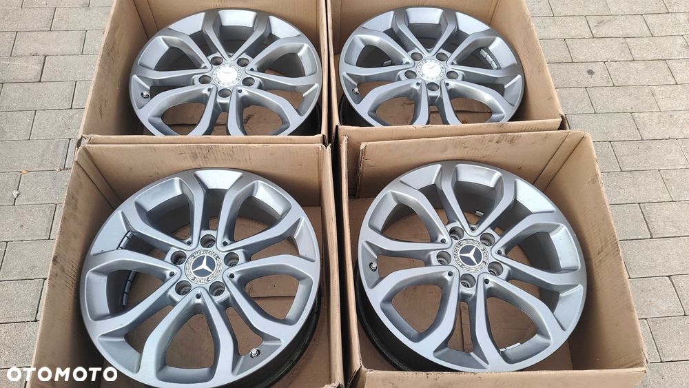 Oryginalne Felgi Aluminiowe Mercedes C Klasa W205 17 7J ET48,5 TPMS