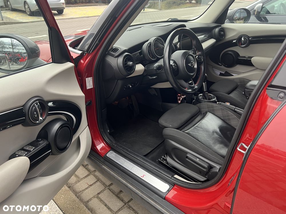 MINI Cooper S Standard - 8