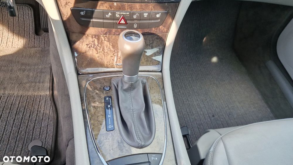 Mercedes-Benz Klasa E 280 4Matic Automatik Avantgarde - 26