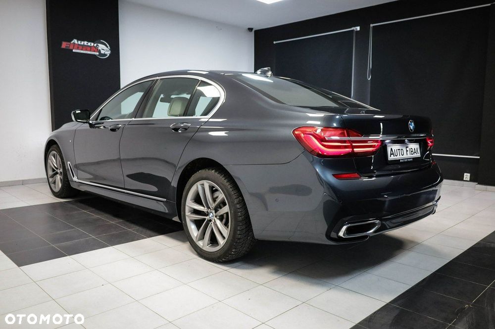 BMW Seria 7 - 12