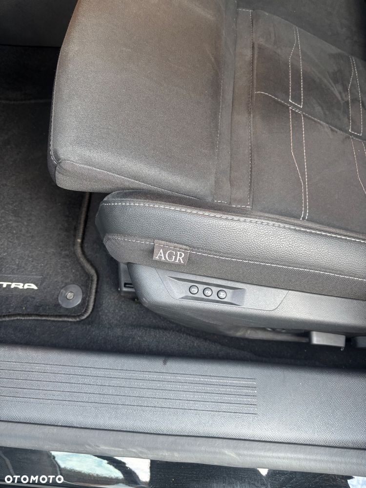 Opel Astra 1.2 Turbo Hybrid 48 V Ultimate - 11