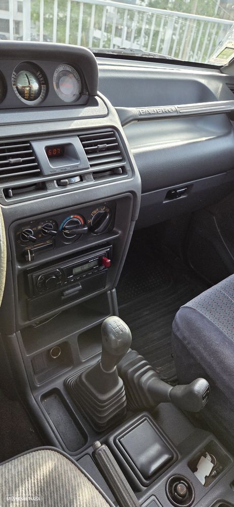 Mitsubishi Pajero 2.5 TDi GLX - 3