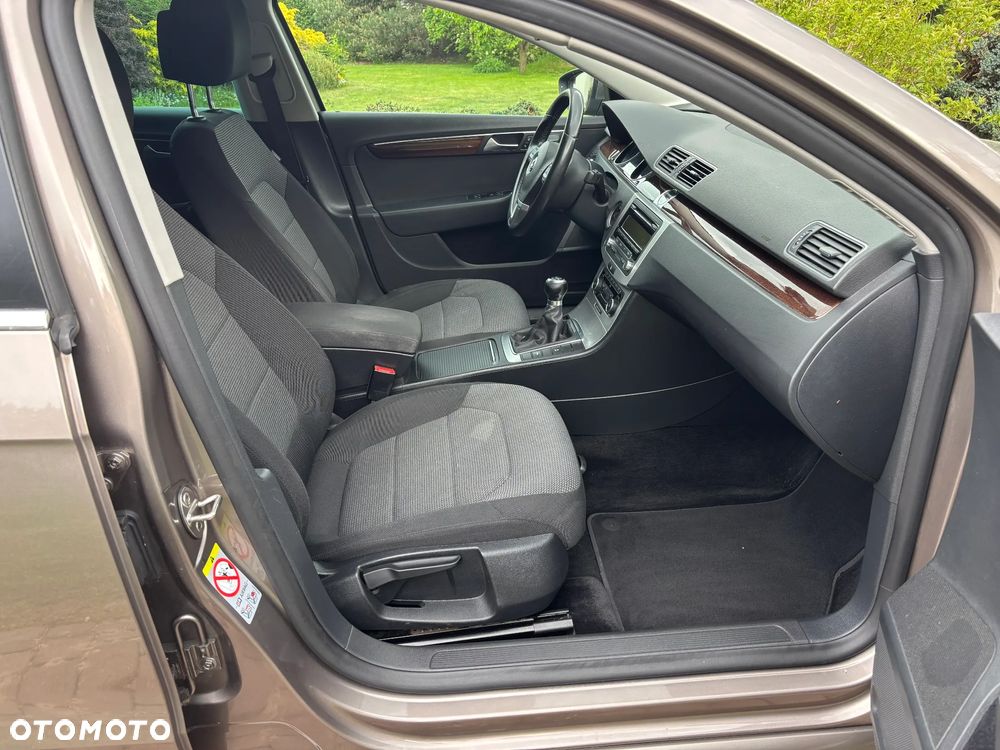 Volkswagen Passat Variant 2.0 TDI BlueMotion Technology Comfortline - 26