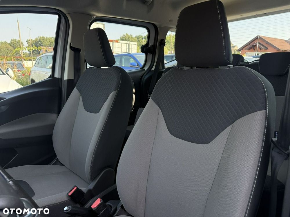 Ford Tourneo Courier - 10