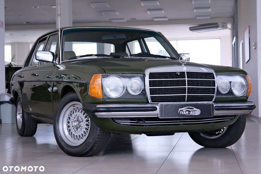 Mercedes-Benz W123 - 1