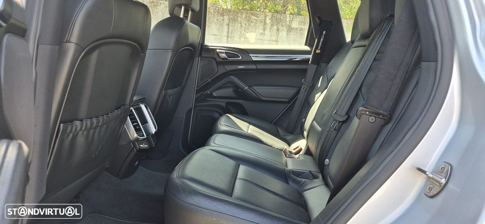 Porsche Cayenne S - 7