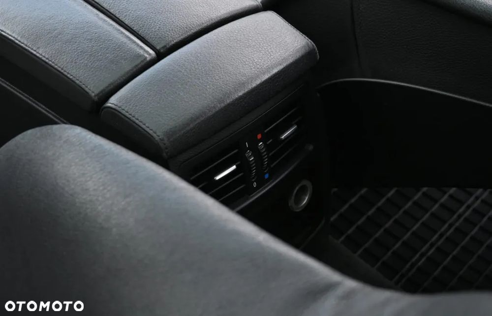 BMW Seria 5 530d - 24