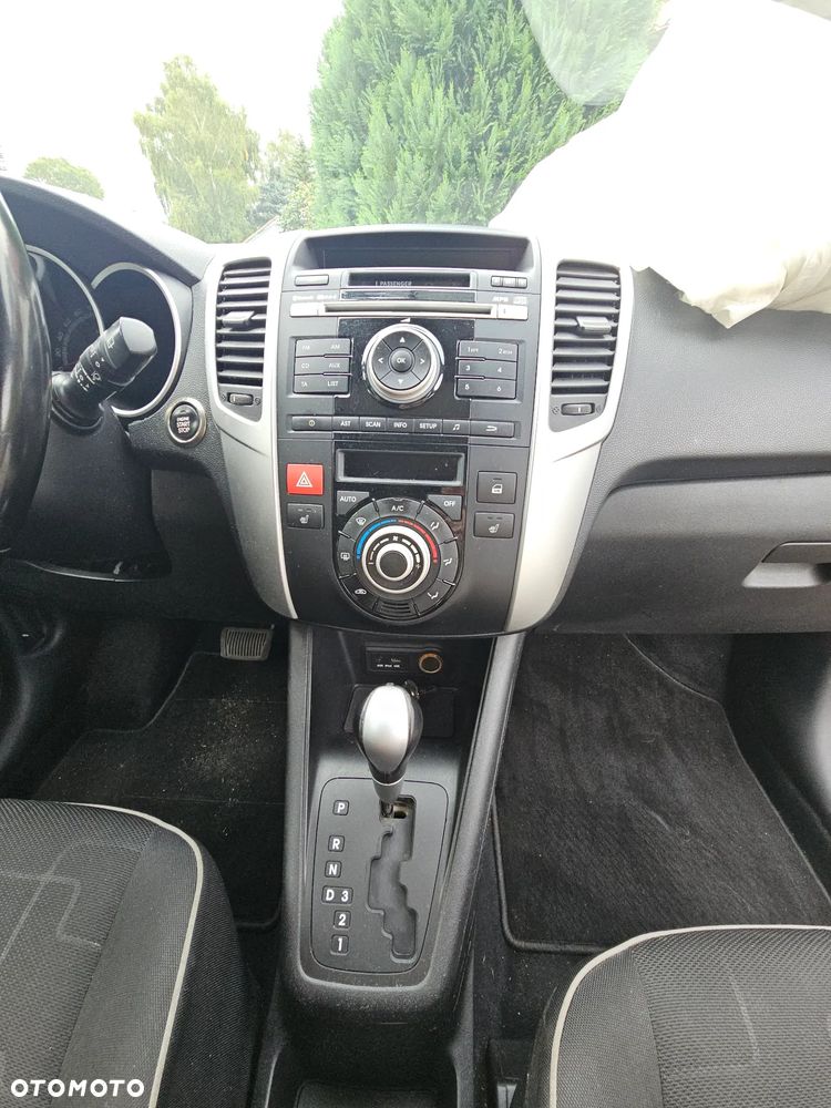 Kia Venga - 10