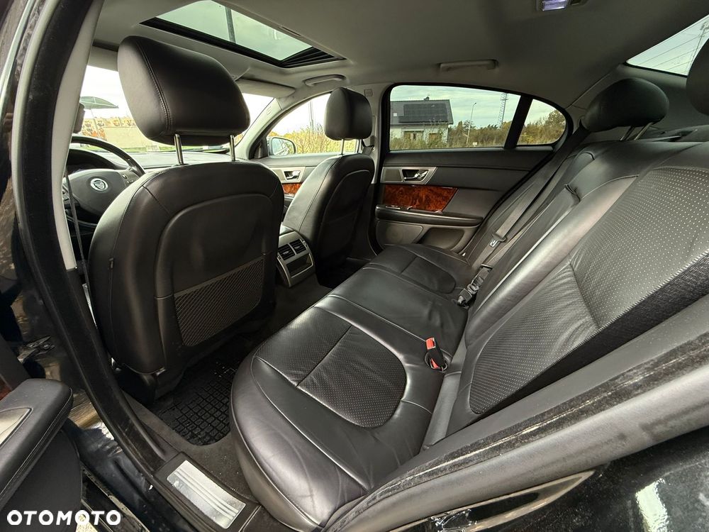 Jaguar XF 3.0 V6 Premium Luxury - 18