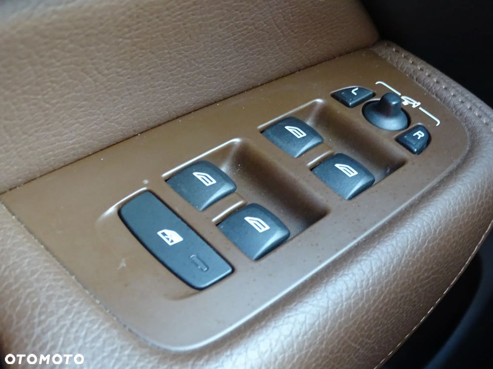 Volvo XC 60 T8 AWD Recharge Geartronic Inscription - 31