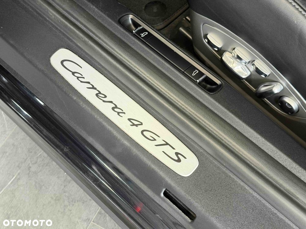 Porsche 911 Carrera 4 GTS PDK - 24