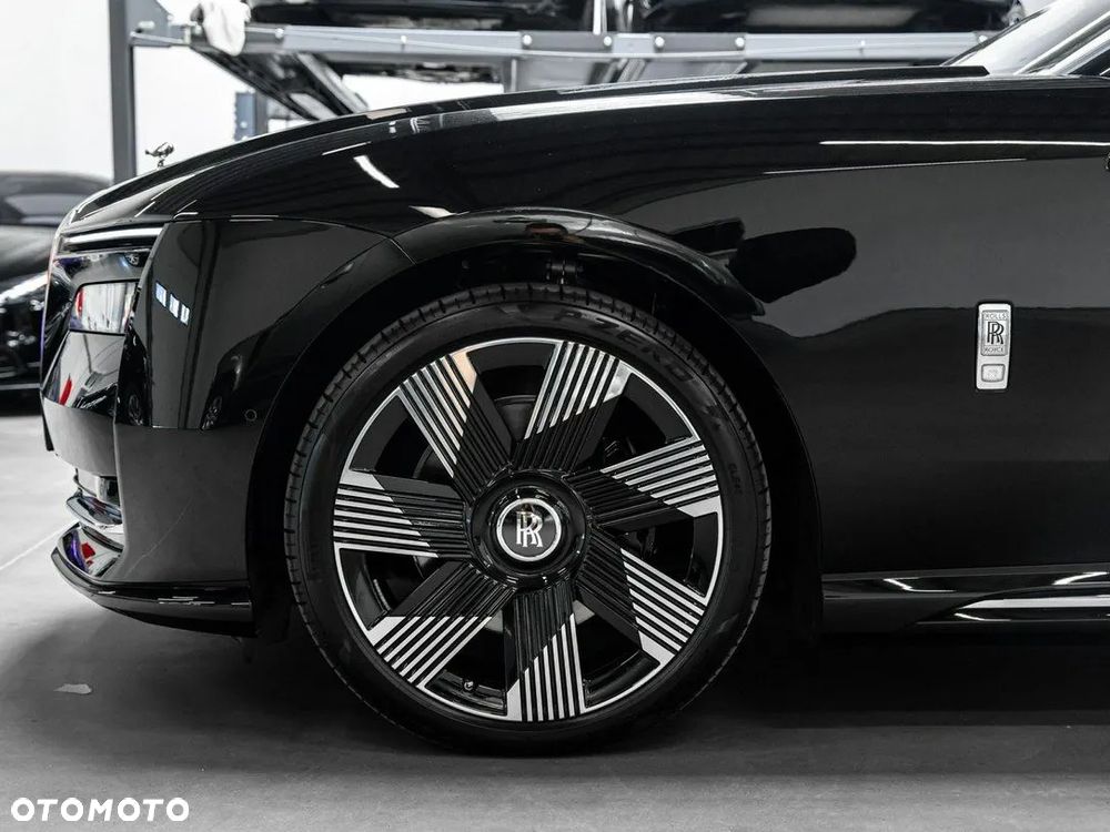 Rolls-Royce Spectre - 16