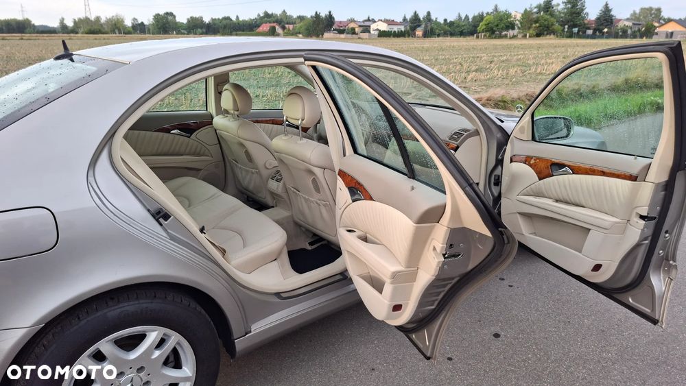 Mercedes-Benz Klasa E 350 7G-TRONIC Elegance - 19