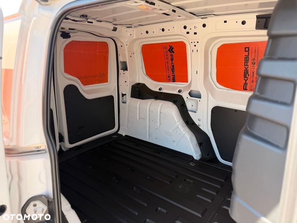 Volkswagen Caddy - 21