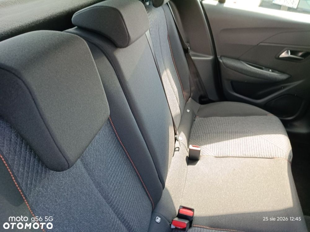 Peugeot 208 - 18