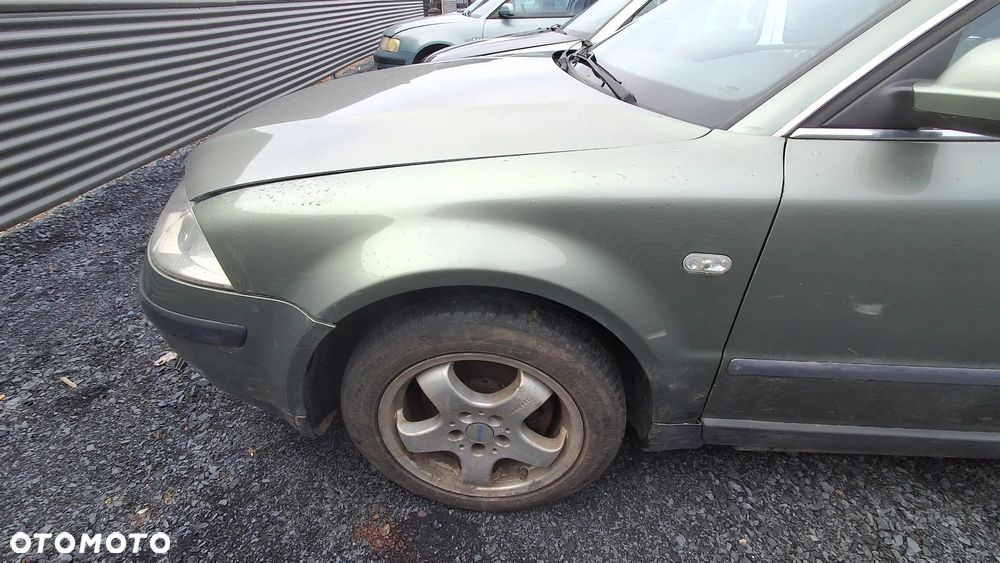 VW PASSAT B5 LIFT FL BŁOTNIK LEWY PRZEDNI PRZÓD LA6W nr. 52/3 - 1