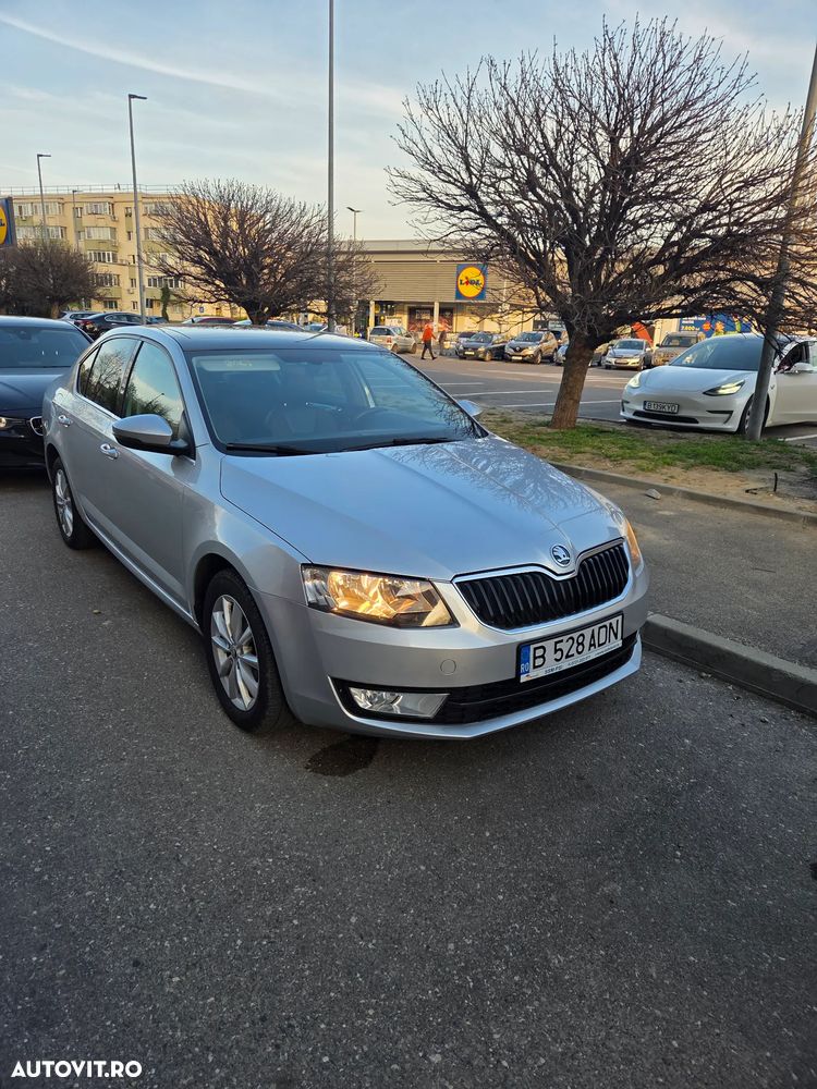 Skoda Octavia 1.6 TDI (Green tec) DSG Ambition - 3