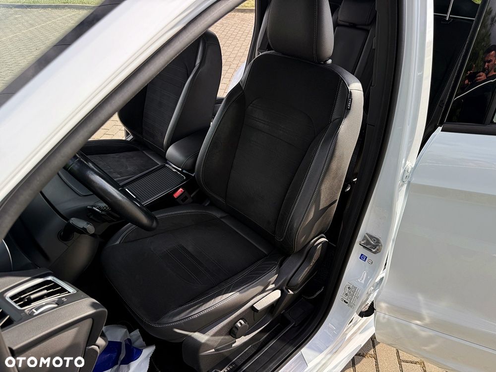 Ford Kuga 2.0 TDCi 4x4 ST-Line - 28