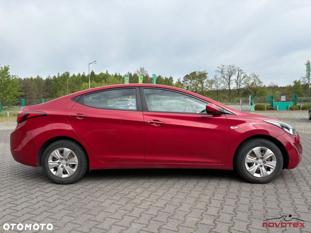 Hyundai Elantra 1.6 Style - 2
