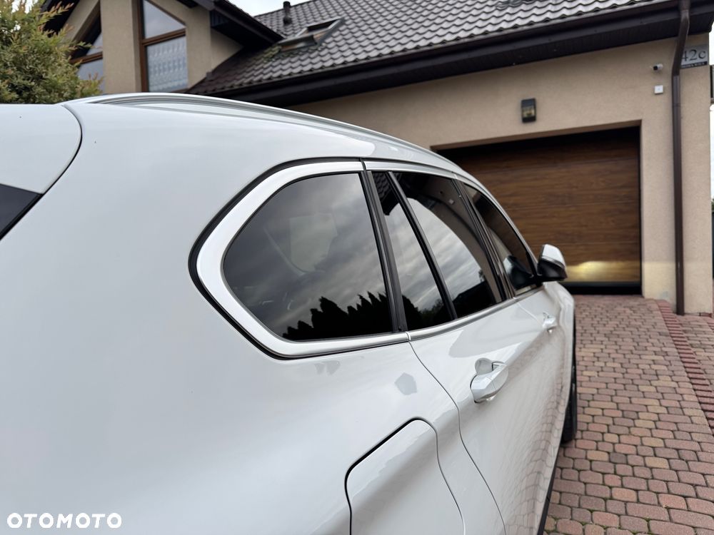 BMW X1 sDrive18d xLine - 35